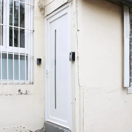 - 2p - Near Paris *